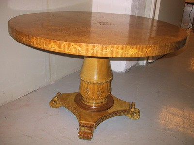 2426 - Salonni stul intarsovany  1930  diam - 100 cm  V - 63 cm  4 300 kc